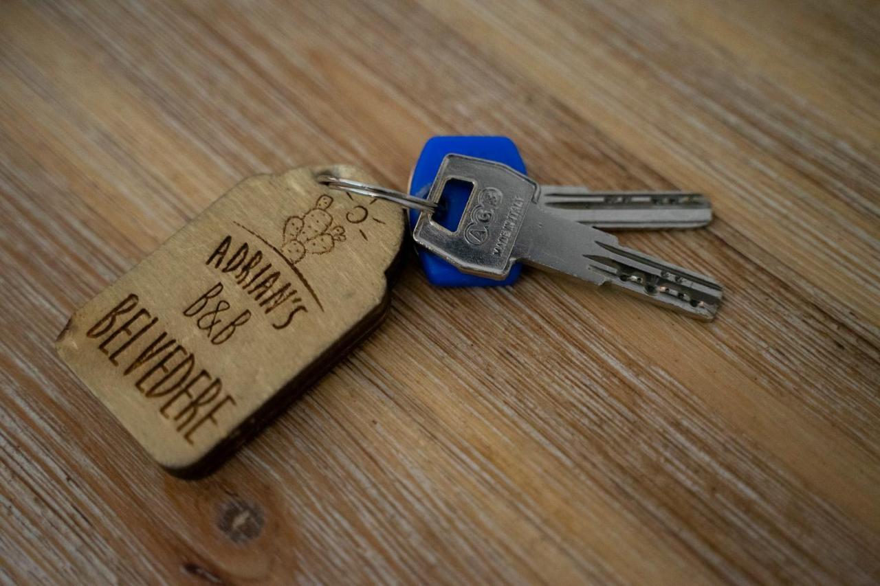 Adrian'S B&B Turi Ngoại thất bức ảnh
